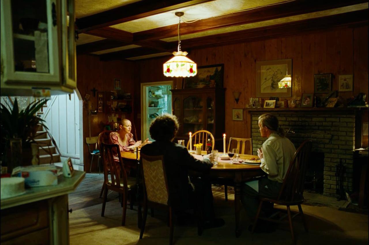 Кадр из материала к обзору «Бугония»