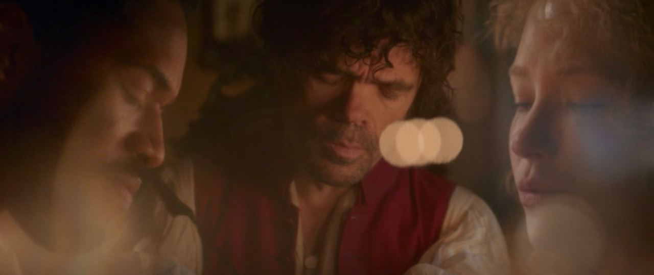 Кадр из материала к обзору «Сирано»