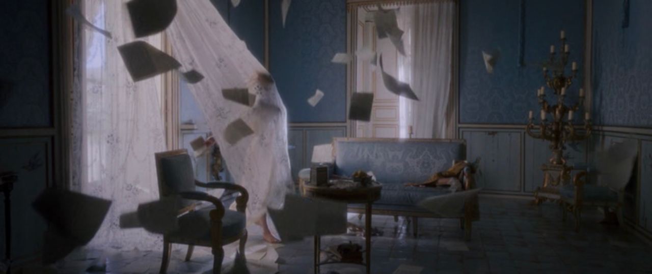 Кадр из материала к обзору «Сирано»