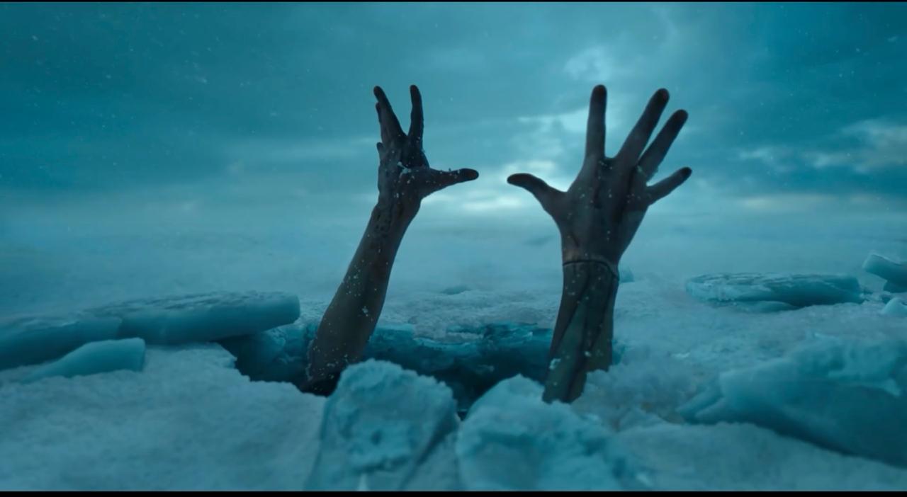 Кадр из материала к обзору «Франкенштейн»