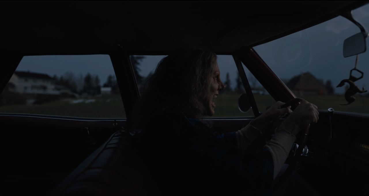 Кадр из материала к обзору «Longlegs»