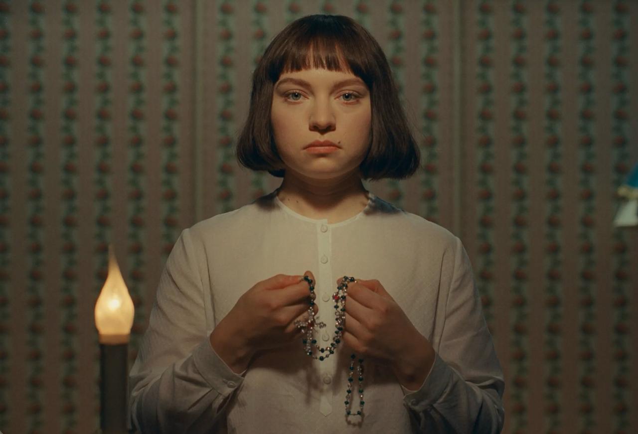 Кадр из материала к обзору «Финикийская схема»