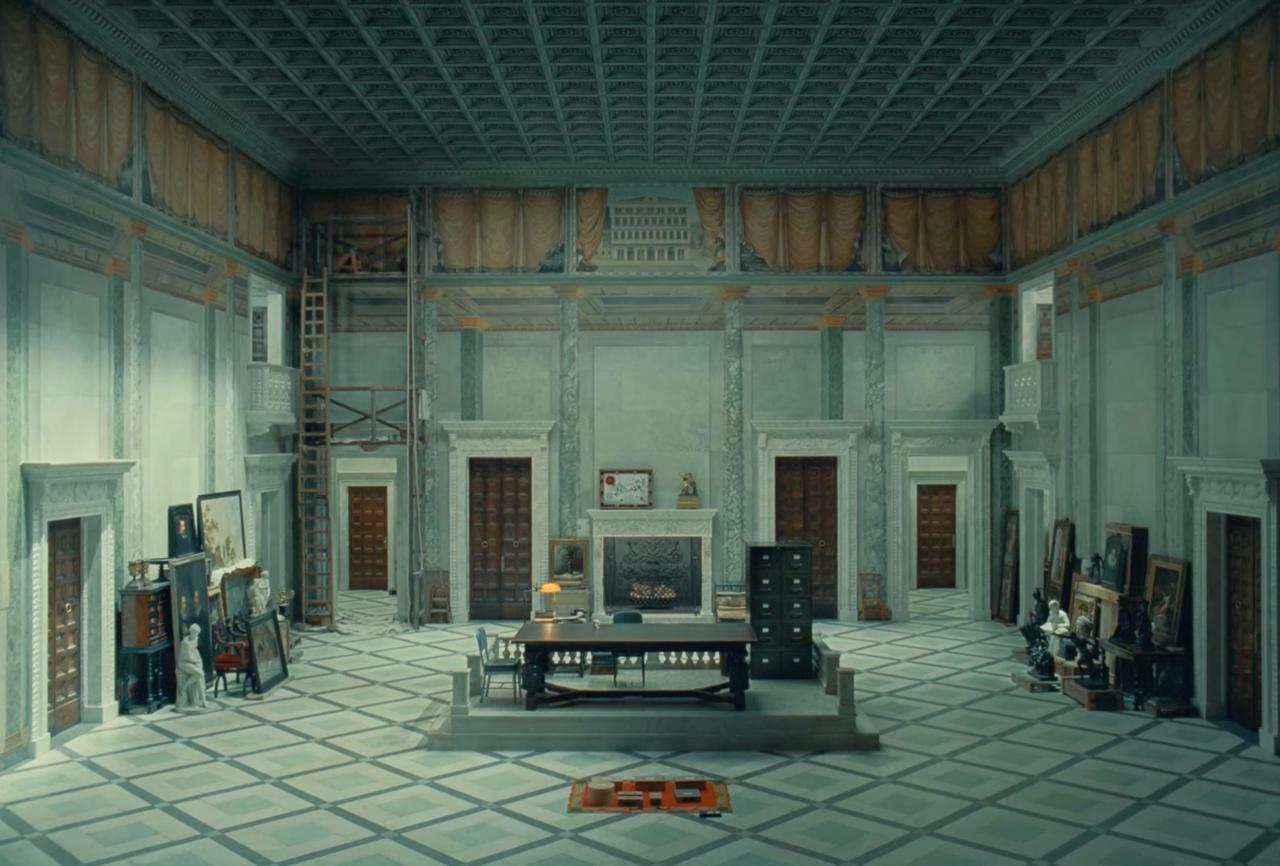 Кадр из материала к обзору «Финикийская схема»