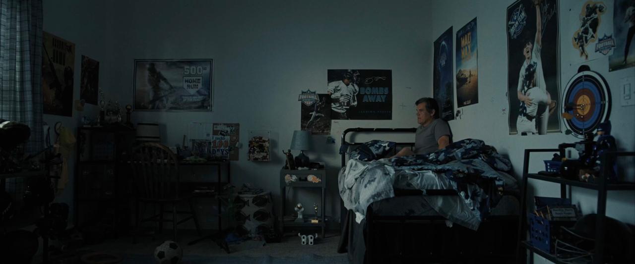 Кадр из материала к обзору «Орудия»